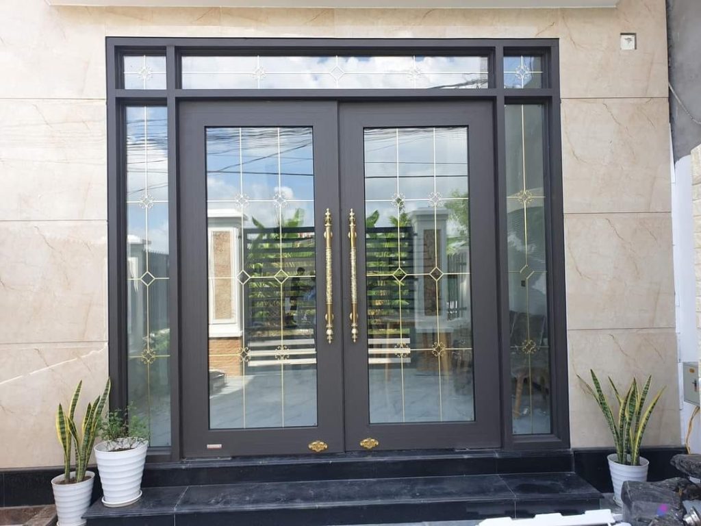 Ảnh: Cửa nhôm kính cường lực có tính thẩm mỹ cao Ảnh: Cửa nhôm kính cường lực có tính thẩm mỹ cao